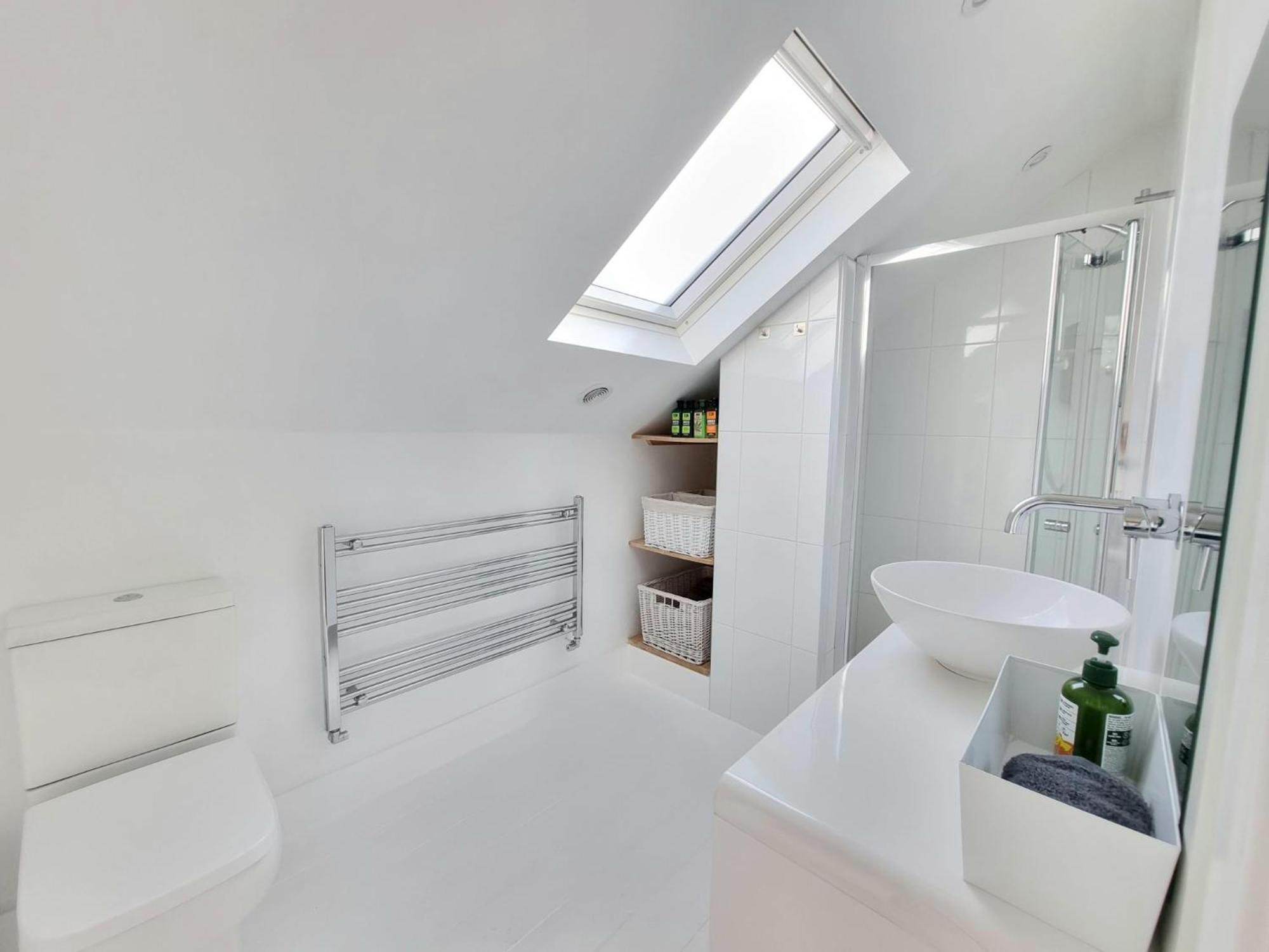 West Hill Retreat Seaview Balcony Chic Loft Studio & Free Parking Гастінгс Екстер'єр фото